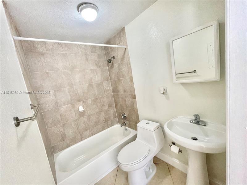 BREEZY MANOR AMENDED - Residential Lease