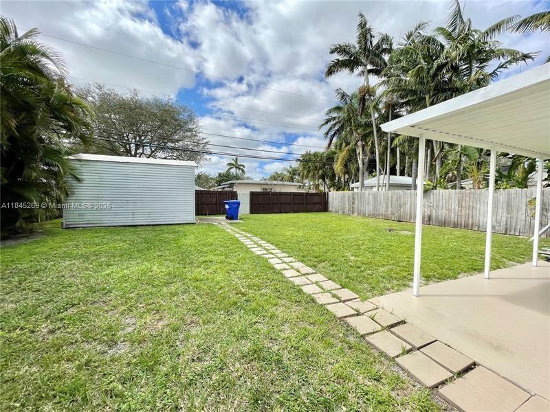 BREEZY MANOR AMENDED - Residential Lease