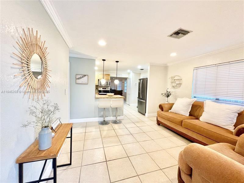 BREEZY MANOR AMENDED - Residential Lease