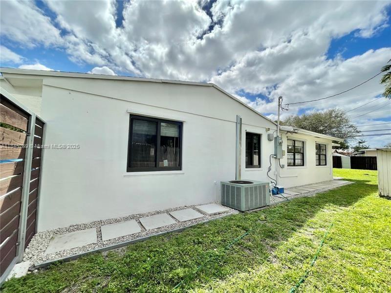 BREEZY MANOR AMENDED - Residential Lease