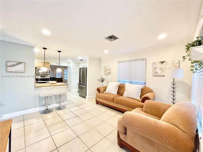 BREEZY MANOR AMENDED - Residential Lease