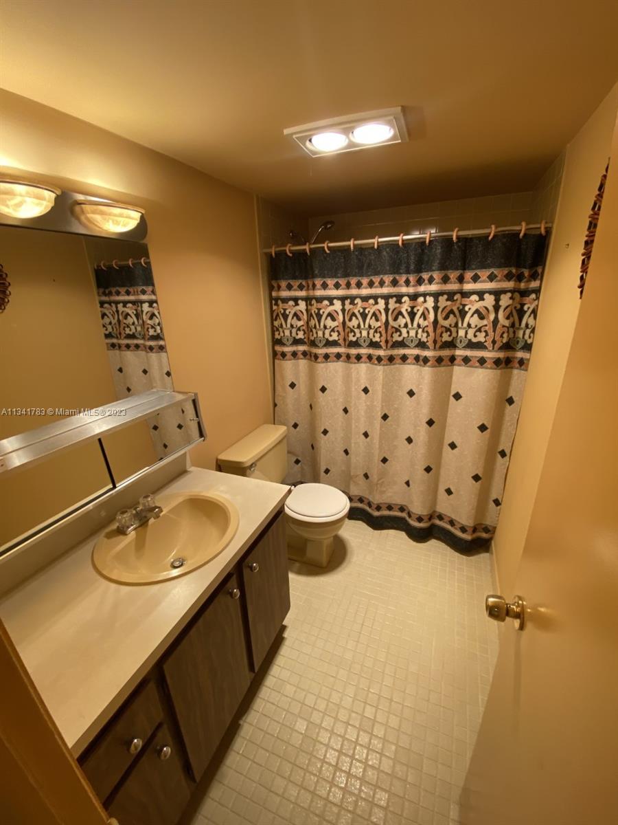 MEADOWBROOK LAKES CONDO - Residential Lease