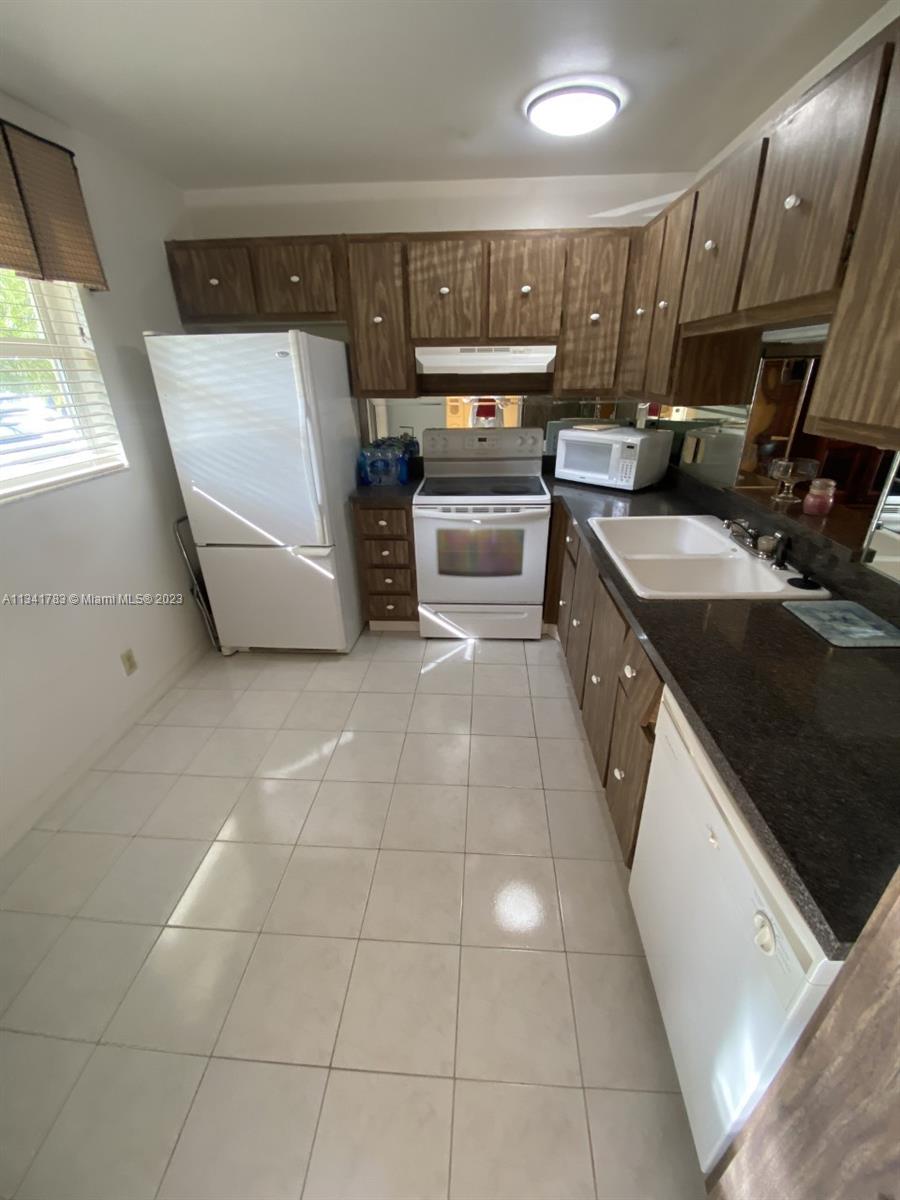 MEADOWBROOK LAKES CONDO - Residential Lease