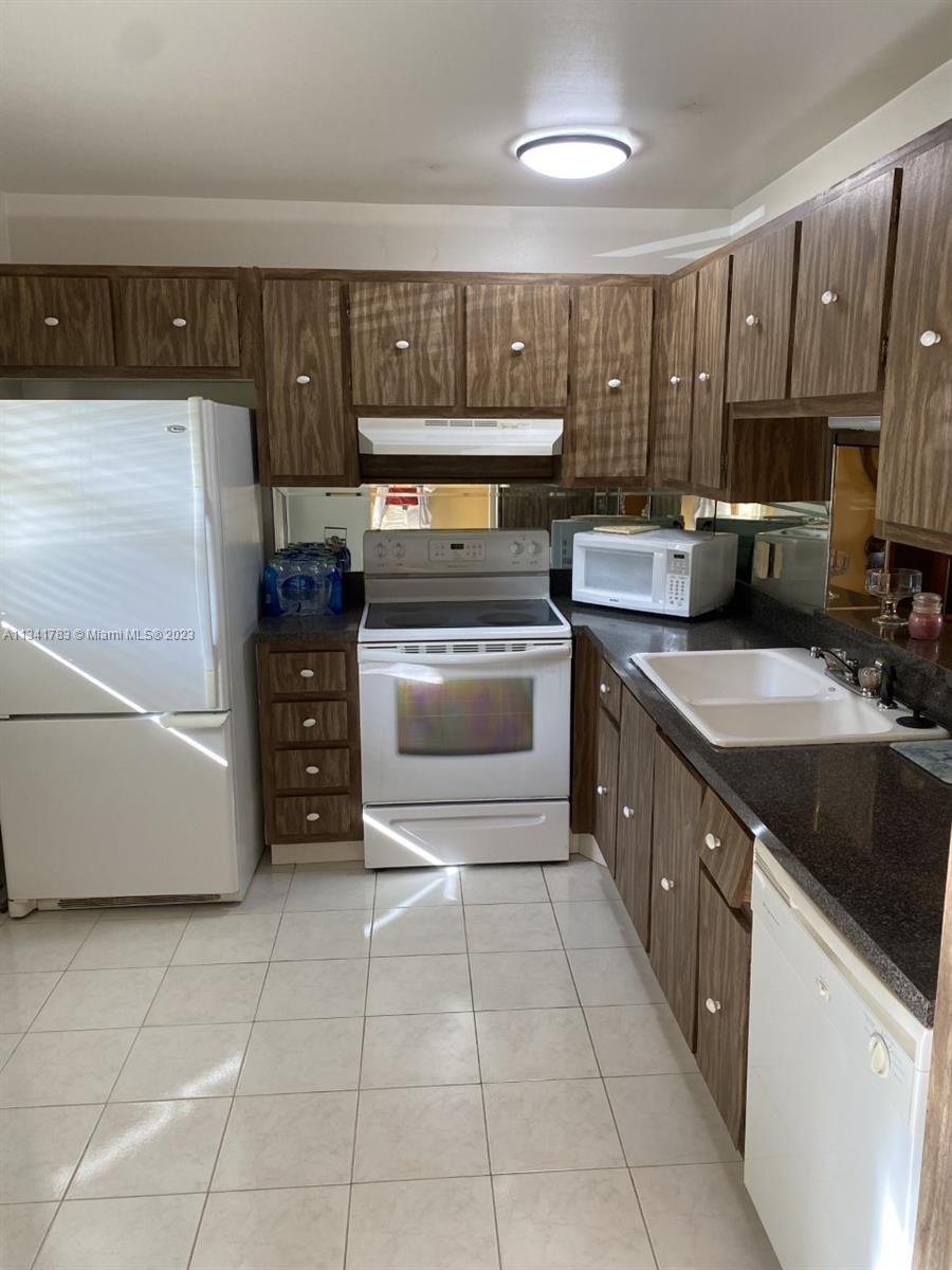 MEADOWBROOK LAKES CONDO - Residential Lease