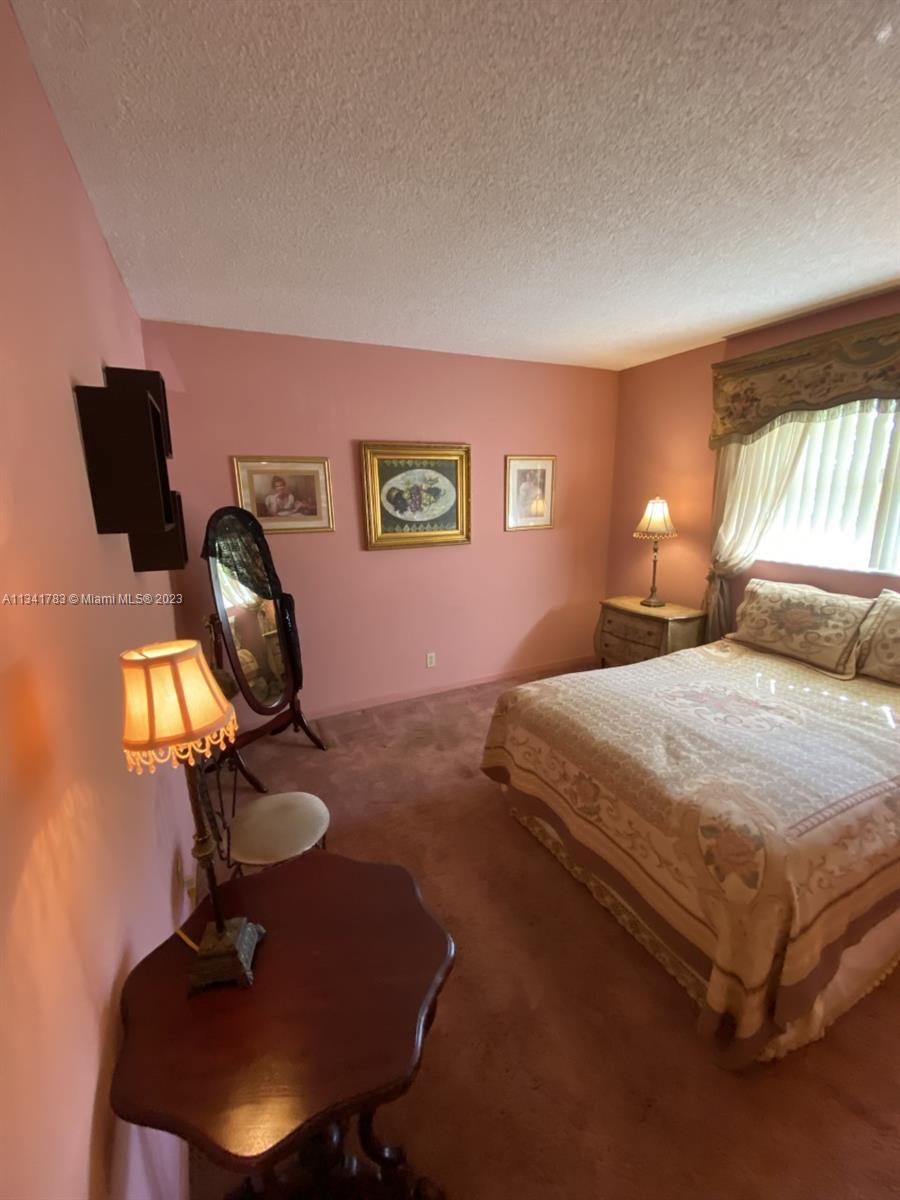 MEADOWBROOK LAKES CONDO - Residential Lease