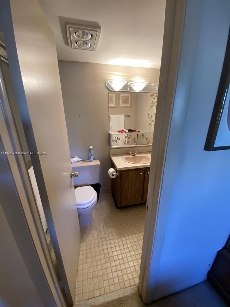 MEADOWBROOK LAKES CONDO - Residential Lease