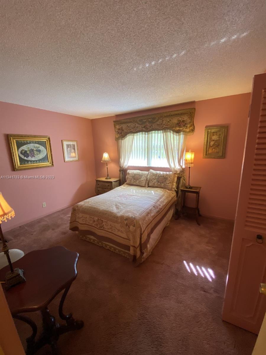 MEADOWBROOK LAKES CONDO - Residential Lease