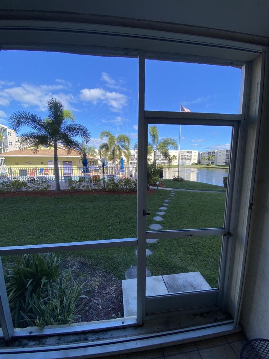 MEADOWBROOK LAKES CONDO - Residential Lease