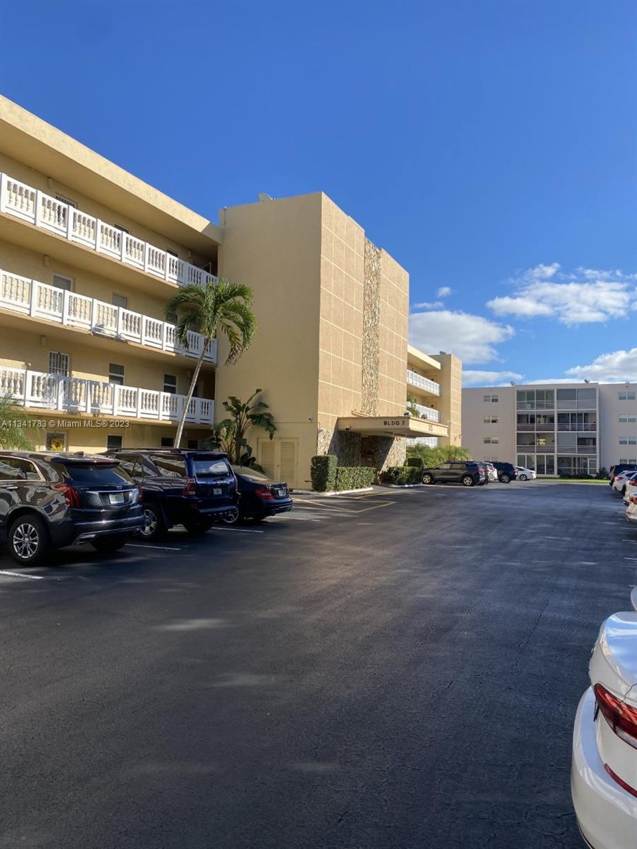 MEADOWBROOK LAKES CONDO - Residential Lease