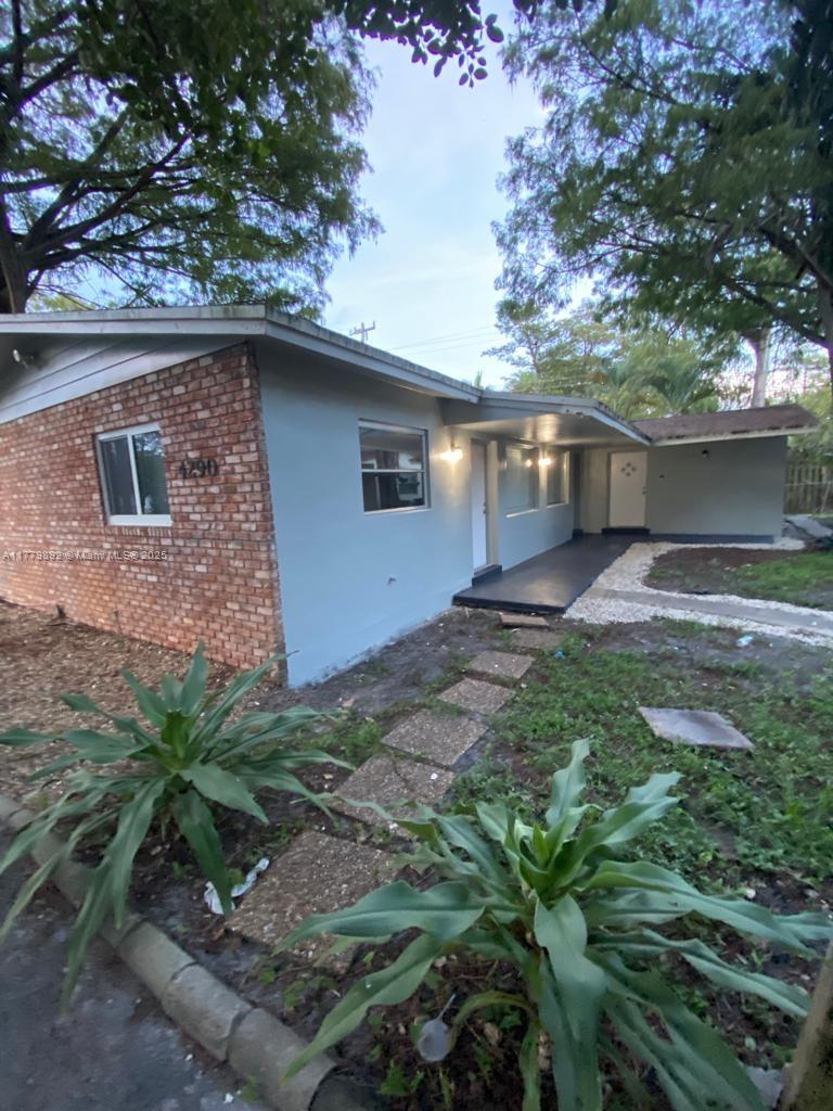 4290 NW 21st Ave
