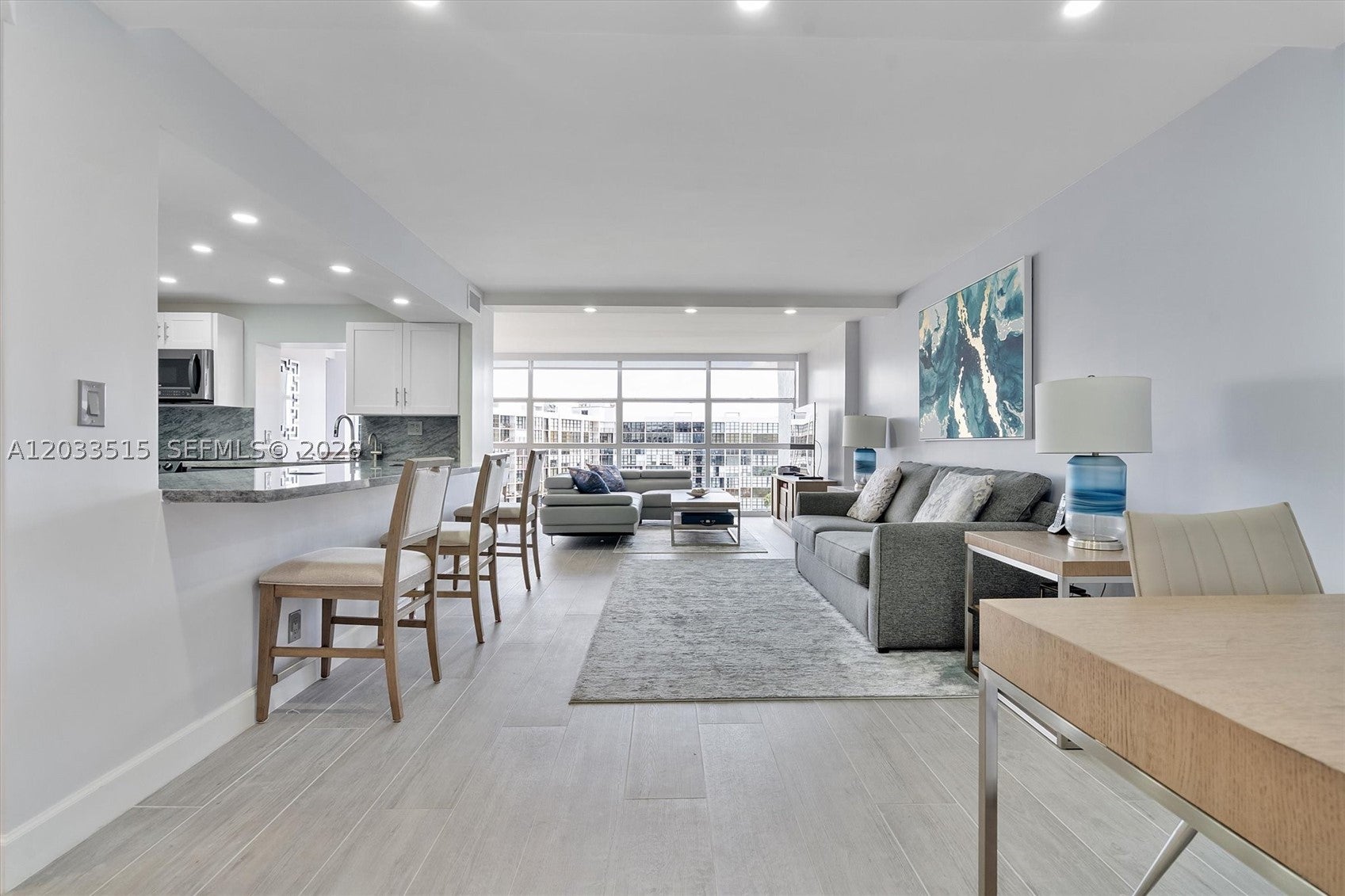 600 Parkview Dr 815