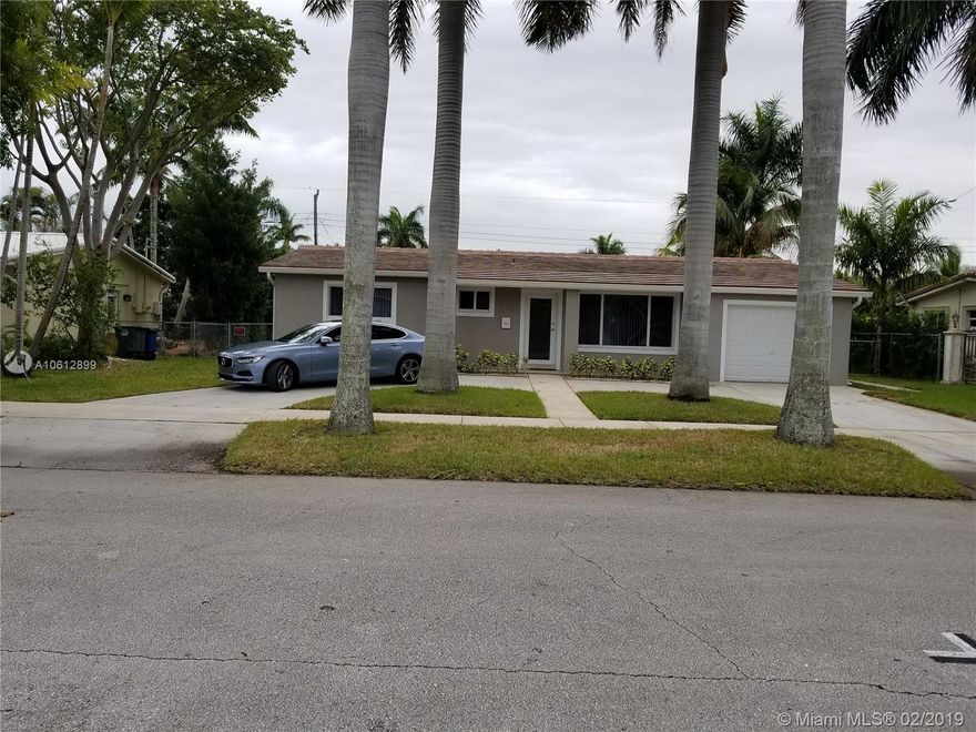 Stunning and spacious house available. Minutes away from the beach, Gulfstream, and parks. Open layout concept. Home features impact windows/doors, new tile, appliances and kitchen, lighting. Modern sleek finishes. Large garage. Big fenced-in backyard. Quiet block.