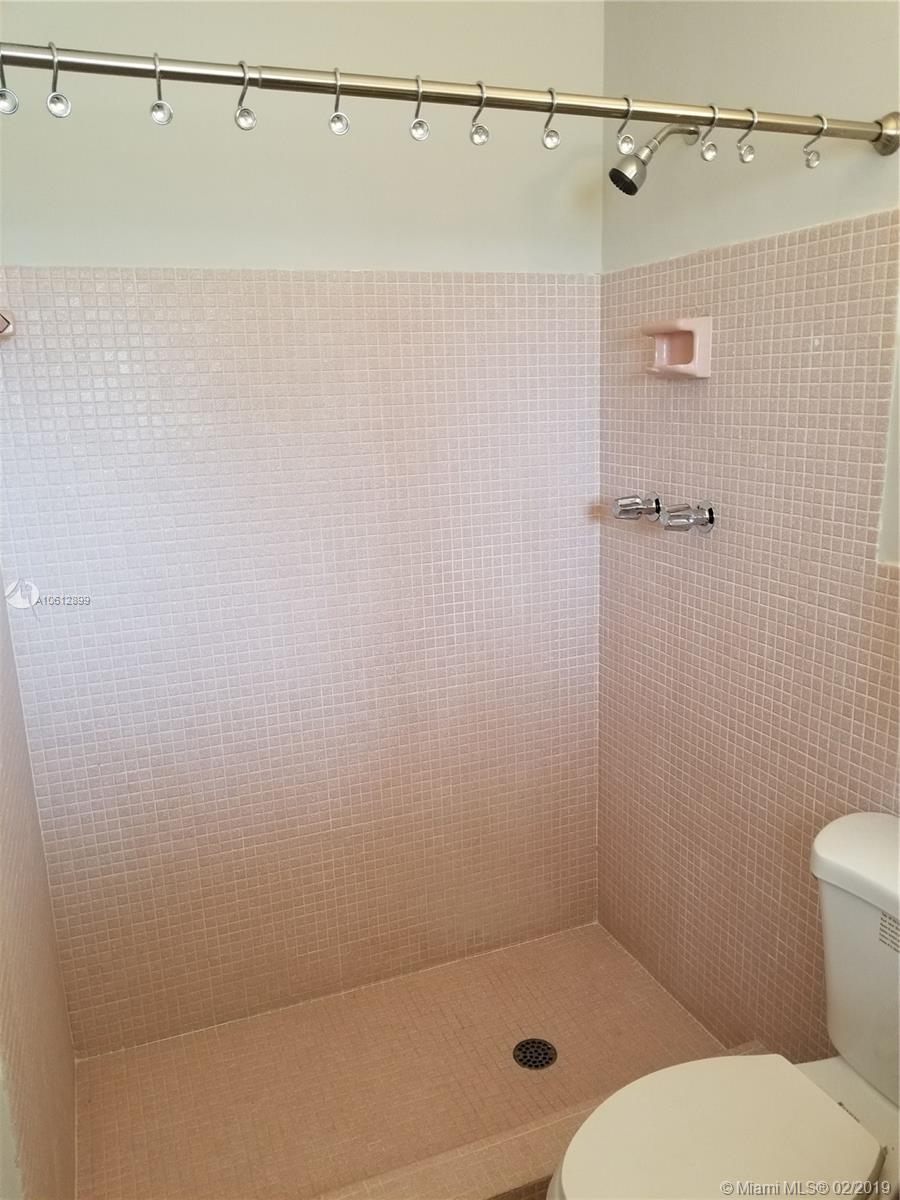 GULFSTREAM ESTATES NO 3 - Residential Lease