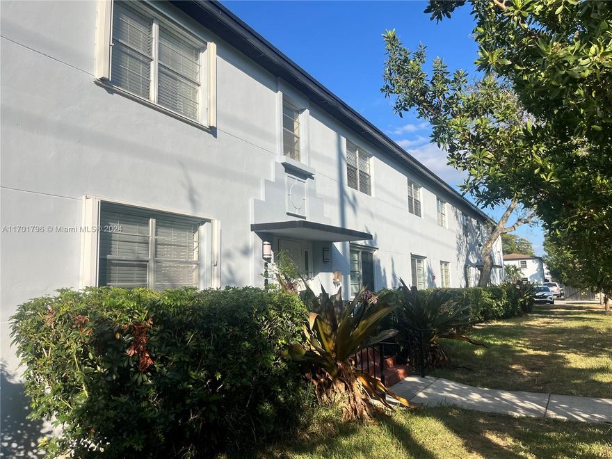 Minutes away from Dadeland and Coral Gables, this property offers 800sq ft of comfortable living space, featuring charming wood floors throughout. Come enjoy a relaxing day by the pool or a walk in the tree shaded garden. Perfectly suited for anyone seeking a stylish home. This unit is well-lit and offers tons of natural light, providing a warm and inviting environment.