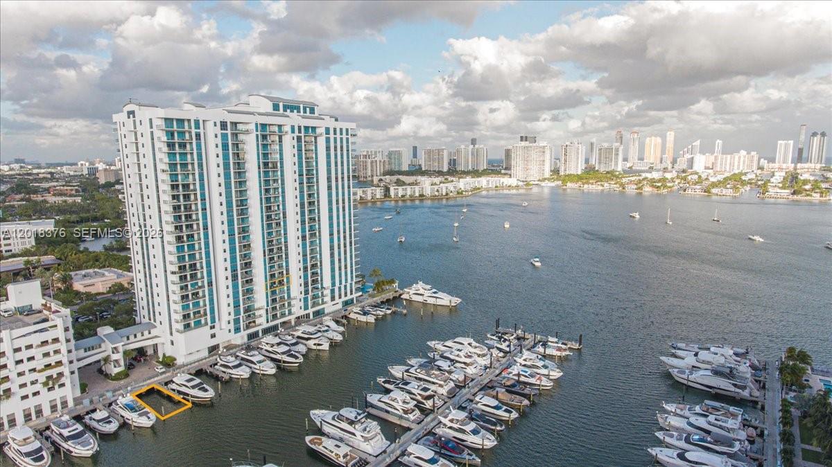 Marina Palms Yacht Club - Land