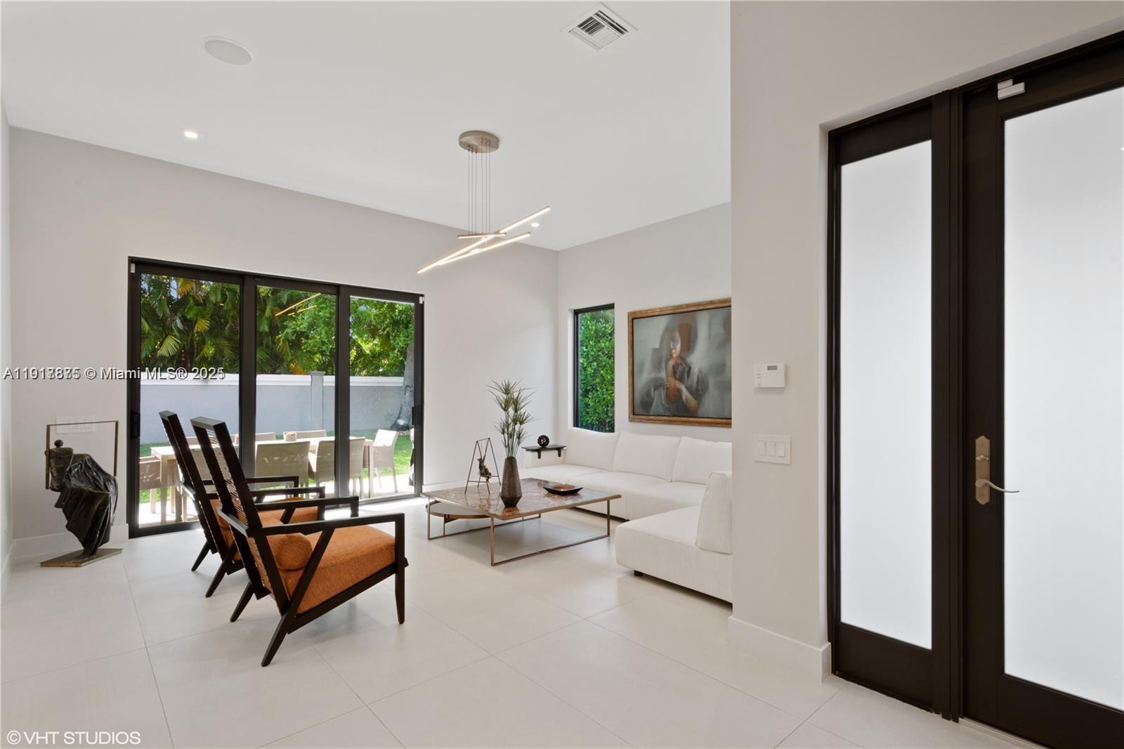 5883 W Brookfield Cir W