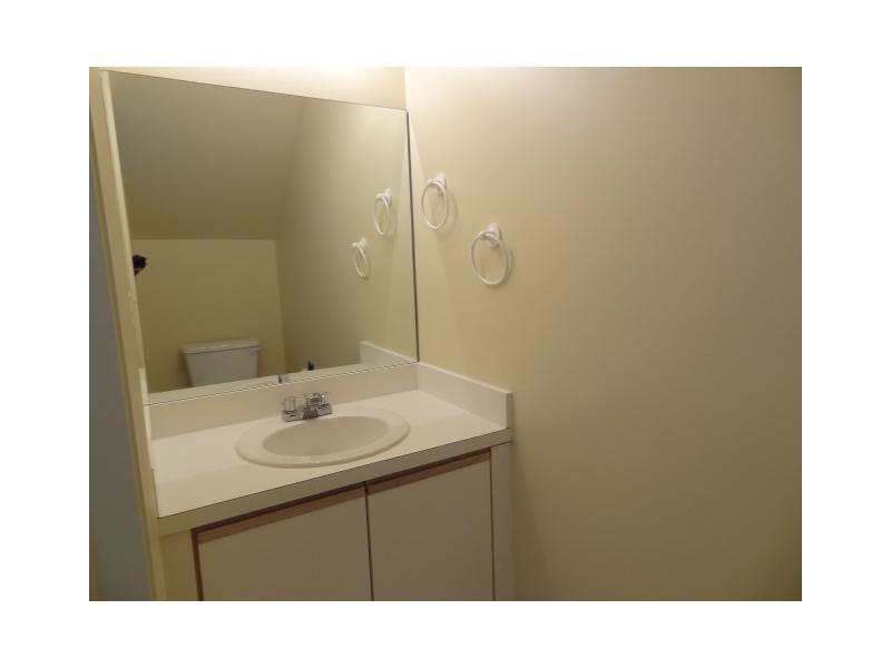 FOREST RIDGE CLUSTER HOME - Residential Lease