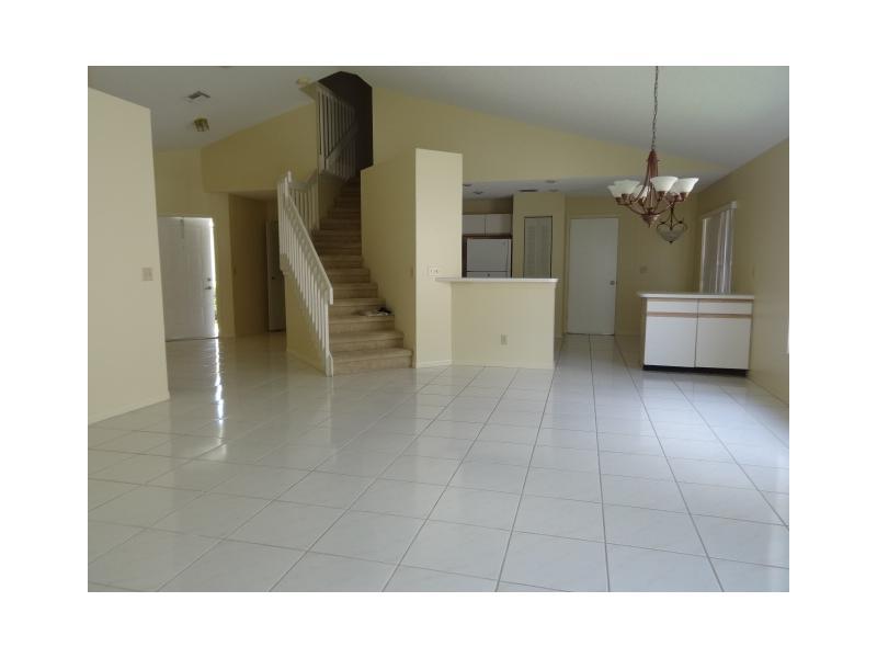 FOREST RIDGE CLUSTER HOME - Residential Lease