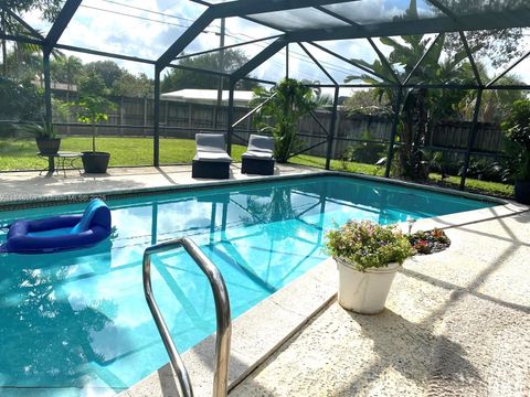 4116 Taft St Hollywood FL 33021