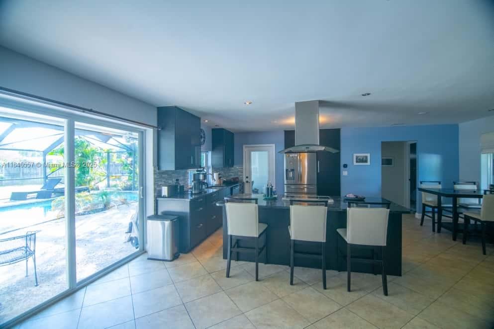 HOLLYWOOD HILLS - Residential