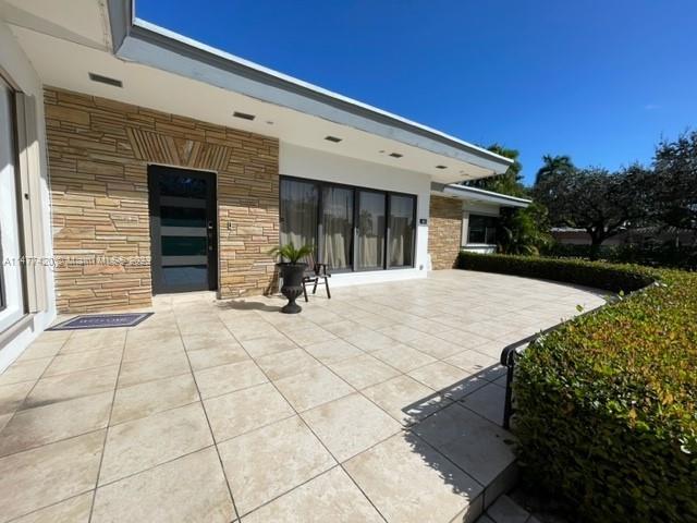 HOLLYWOOD LAKES SECTION - Residential