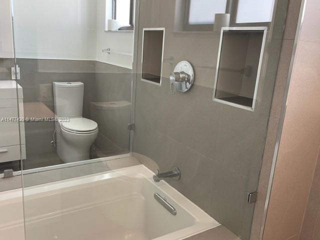 HOLLYWOOD LAKES SECTION - Residential