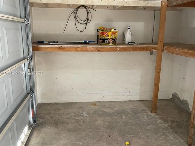 HOLLYWOOD LAKES SECTION - Residential