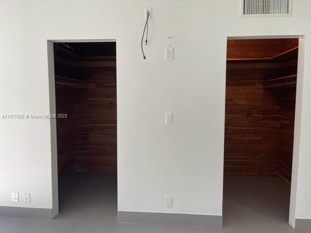 HOLLYWOOD LAKES SECTION - Residential