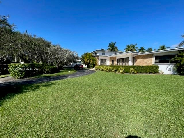 HOLLYWOOD LAKES SECTION - Residential