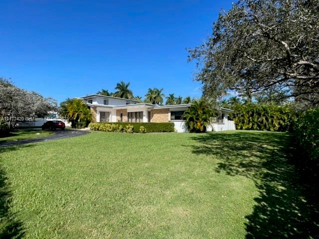 HOLLYWOOD LAKES SECTION - Residential