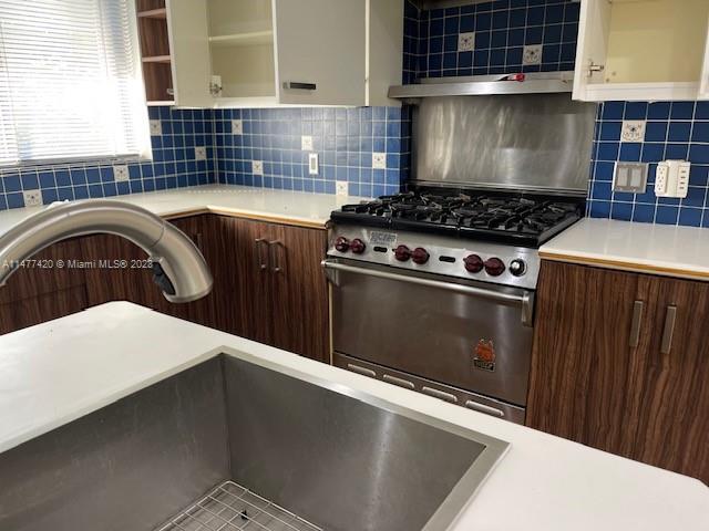 HOLLYWOOD LAKES SECTION - Residential