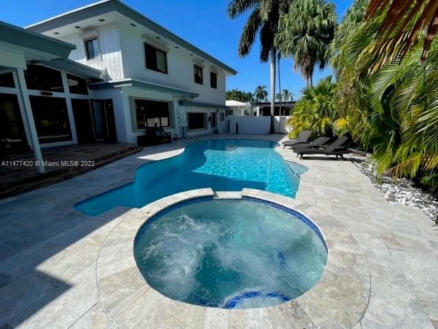 HOLLYWOOD LAKES SECTION - Residential