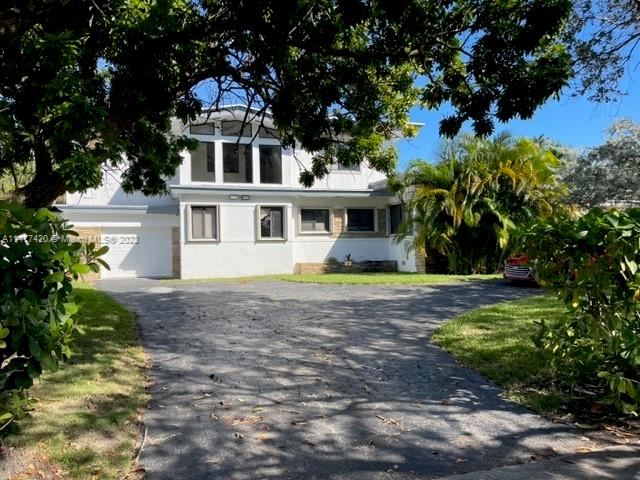 HOLLYWOOD LAKES SECTION - Residential