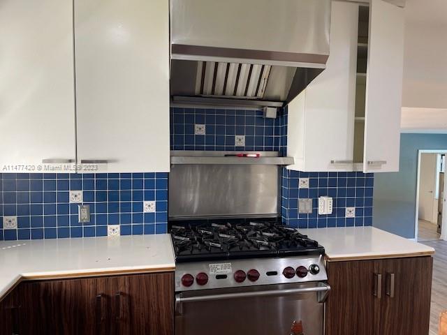 HOLLYWOOD LAKES SECTION - Residential