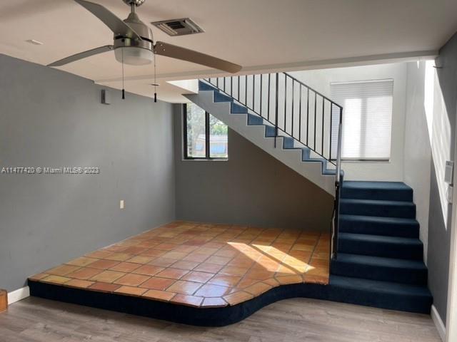 HOLLYWOOD LAKES SECTION - Residential