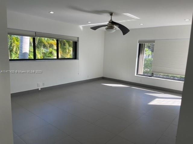 HOLLYWOOD LAKES SECTION - Residential