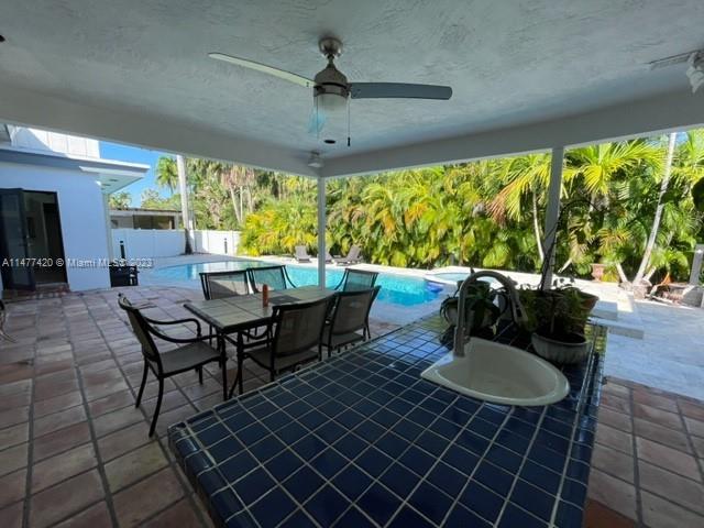 HOLLYWOOD LAKES SECTION - Residential