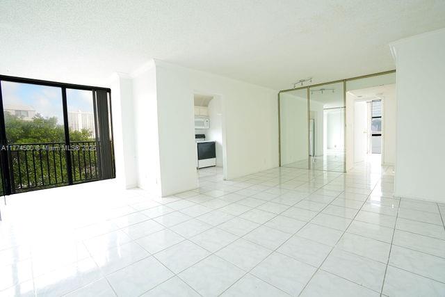 PLAZA OF AMERICAS CONDO P - Residential