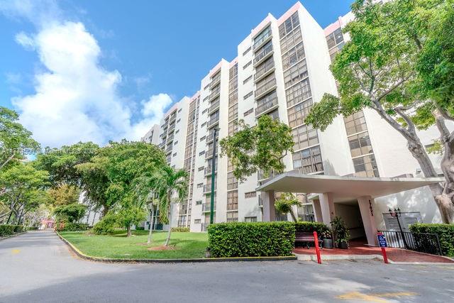 PLAZA OF AMERICAS CONDO P - Residential