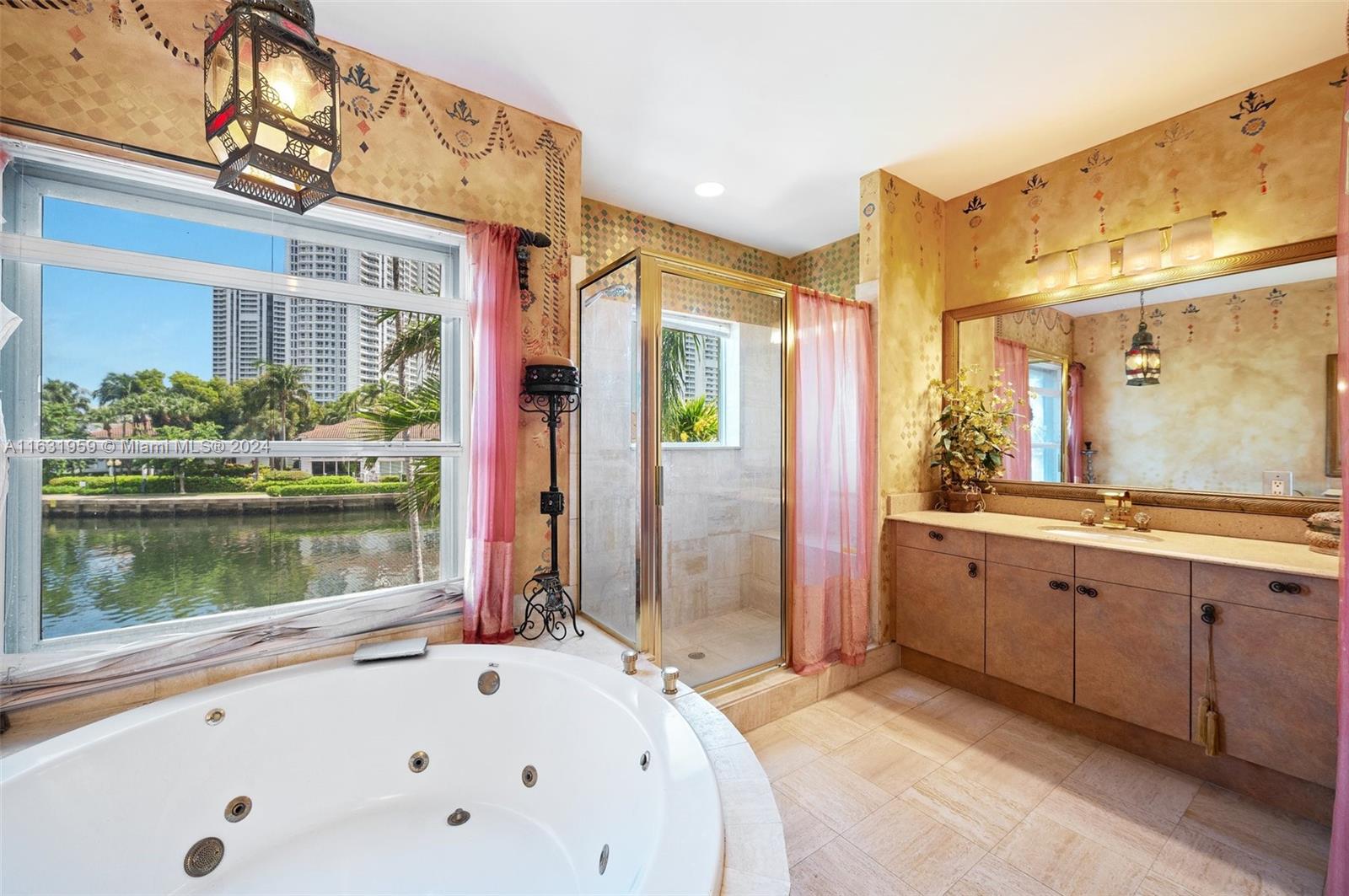 ISLAND WAY - Residential