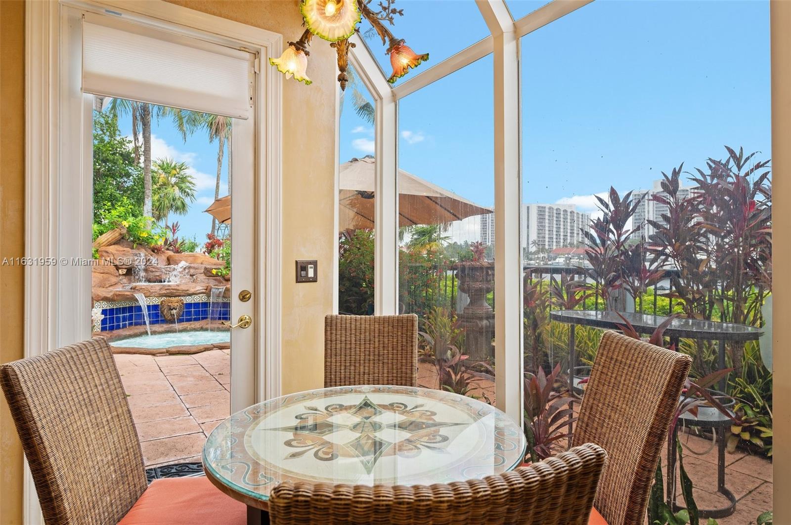 ISLAND WAY - Residential