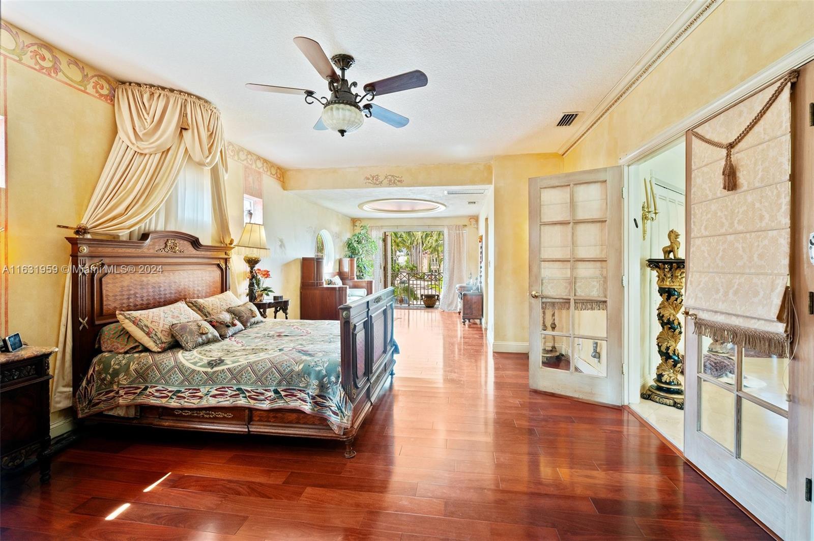 ISLAND WAY - Residential