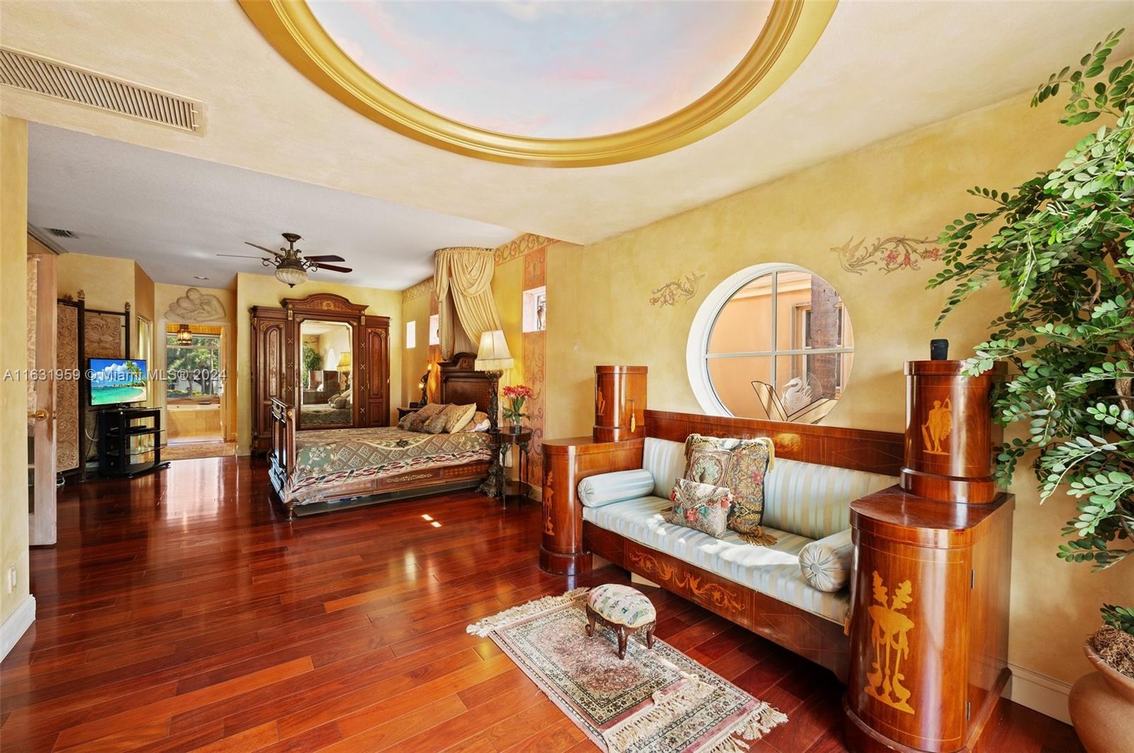 ISLAND WAY - Residential