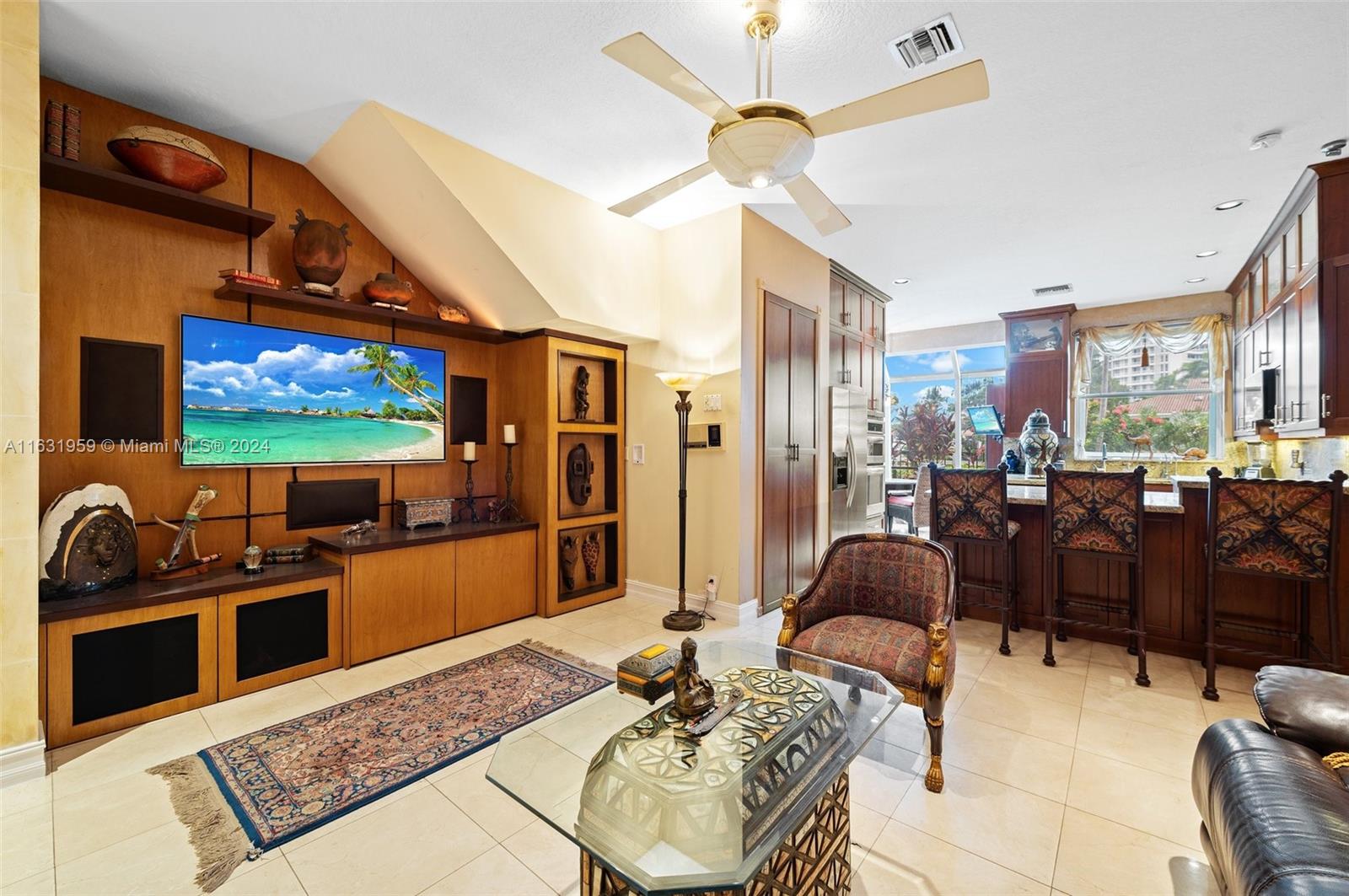 ISLAND WAY - Residential