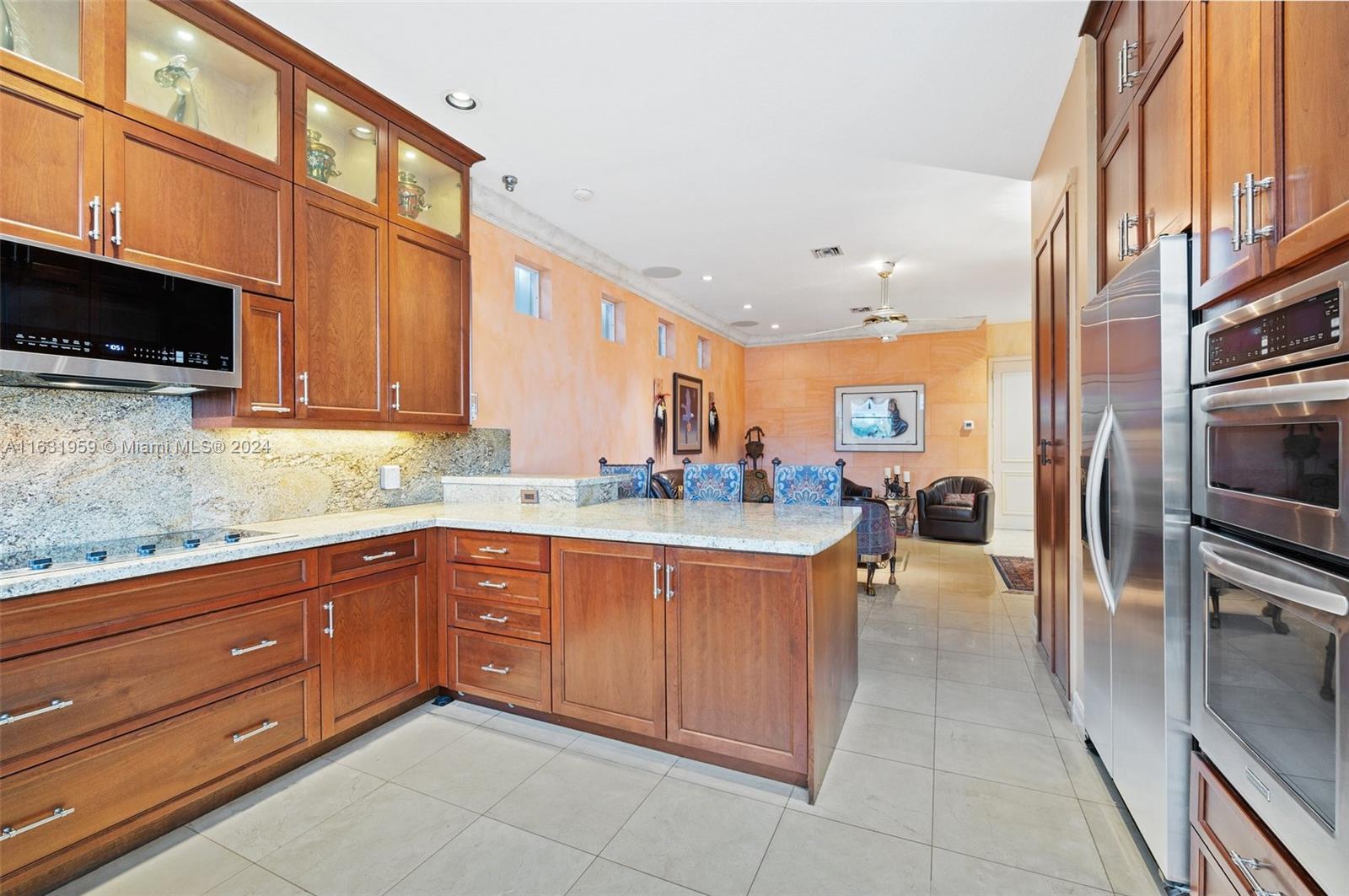 ISLAND WAY - Residential