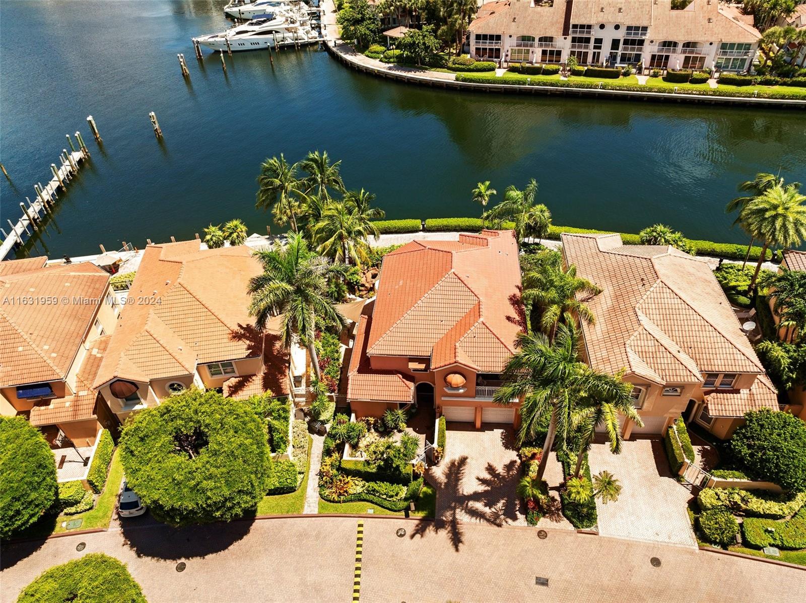 ISLAND WAY - Residential