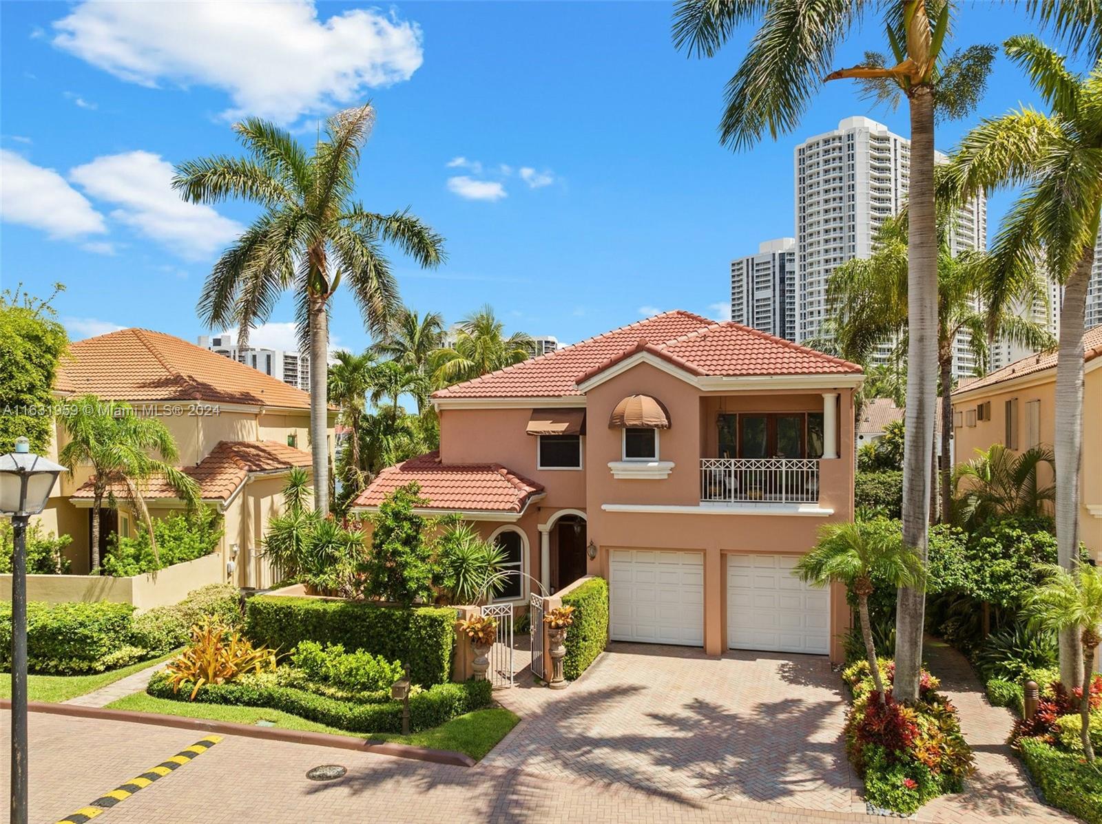 ISLAND WAY - Residential