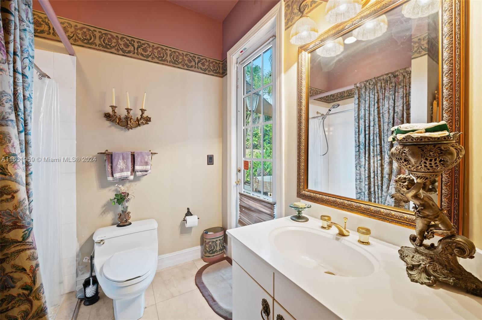 ISLAND WAY - Residential