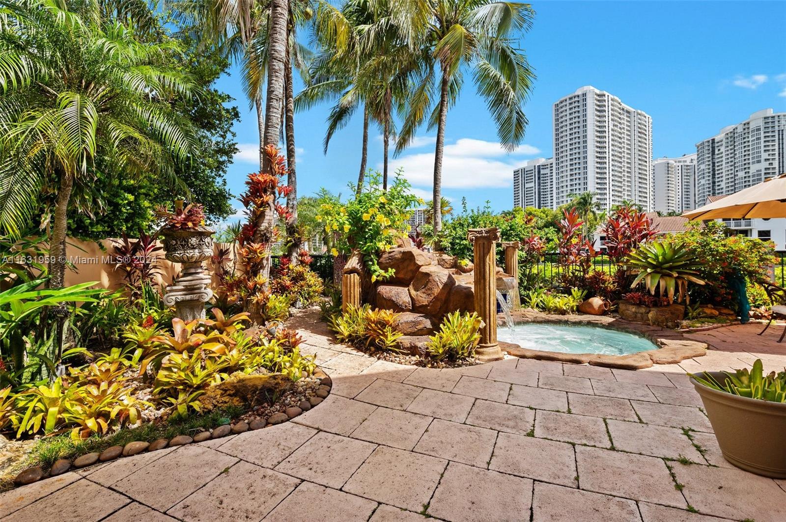 ISLAND WAY - Residential