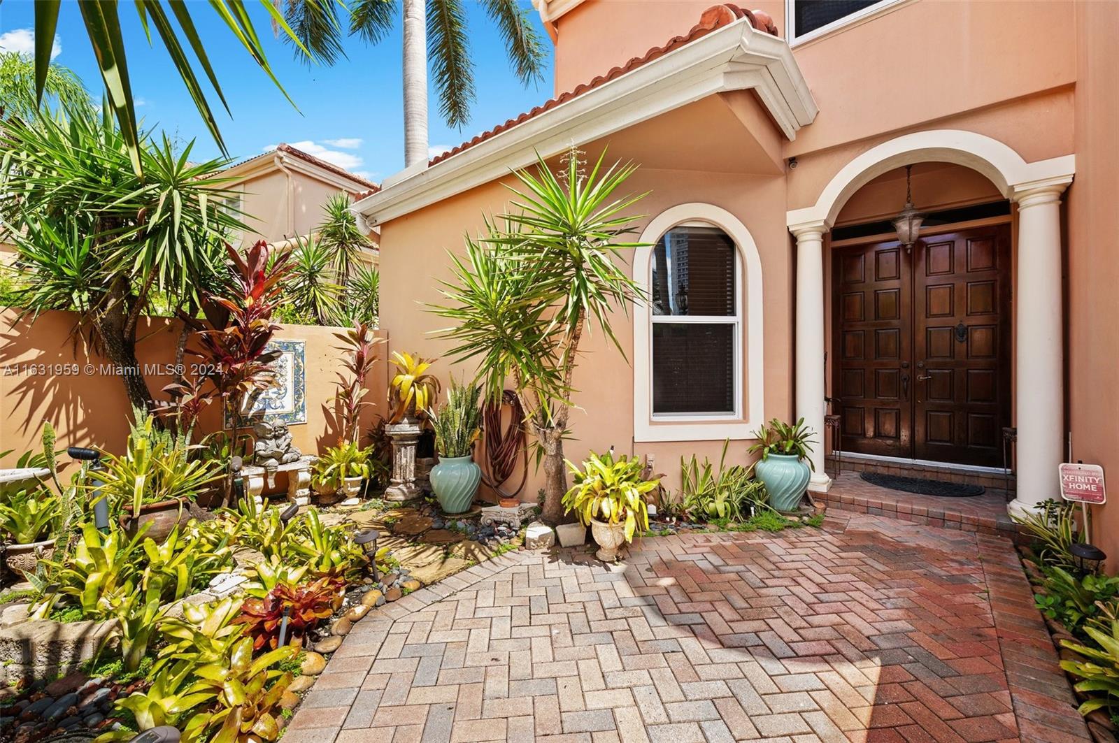 ISLAND WAY - Residential